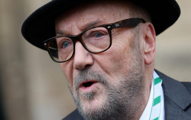 Xanımı ilə Moskvadan qayıdarkən