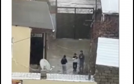 Təsad&uuml;fi &ccedil;əkilişdə b&ouml;y&uuml;k mənzərə: 3 uşaqdan şəhidlərə h&ouml;rmət 