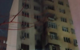 Abşeronda bina yanır 