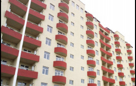 Binaların qarşısında cərimələnən sakinlər narazılıq edir