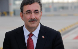 C&ouml;vdət Yılmaz Heydər Əliyevin məzarını və Şəhidlər xiyabanını ziyarət edib