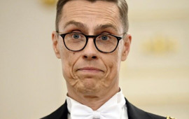 Trampı saunaya dəvət etdi