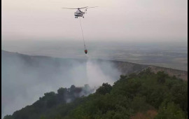 Ağdərə rayonunda yanğınların söndürülməsinə iki helikopter cəlb olunub  VİDEO