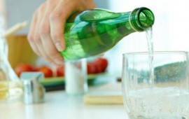 Sümüyü zəiflədir, dişləri çürüdür  Siqaret çəkməyə bərabər olan İÇKİ