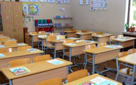 Bakıda məktəbdə m&uuml;əllim direktor m&uuml;avinini D&Ouml;YD&Uuml;