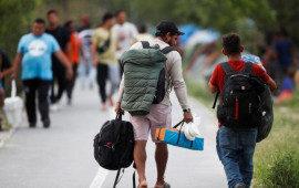 ABŞni k&ouml;n&uuml;ll&uuml; tərk edən miqrantlara 3 min dollar veriləcək