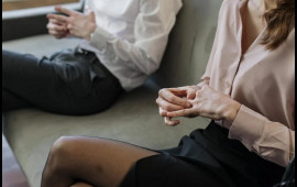 Əks cinsin fotolarını bəyənmək boşanma səbəbi sayılacaq