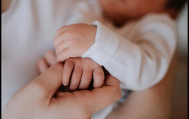 15 yaşlı qız avtobusda doğdu