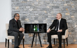 İlham Əliyevin Davosda &Uuml;mumd&uuml;nya Səhiyyə Təşkilatının Baş direktoru ilə g&ouml;r&uuml;ş&uuml; olub 