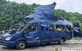 Ukraynada avtobus PUA ilə vuruldu 