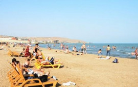 Pirşağı çimərliyində təhlükəli anlar  istirahətə gələnlər qorxuya düşdü 