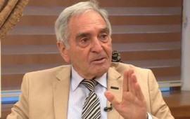 "Pulum &ccedil;oxdur, araq i&ccedil;məkdə cavan oğlanları b&ouml;yr&uuml; &uuml;stə qoyaram"  Xalq artisti