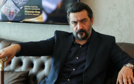 Türkiyəli məşhur aktyor avtomobil qəzasına düşdü