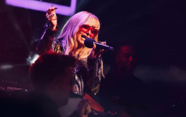 Əsl yaşlarını gizlədən ULDUZLAR