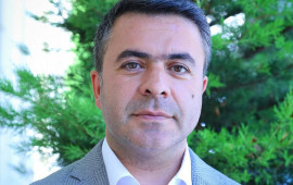 Qəfil yerə yıxılıb, yarım saata yaxın ürək masajı ediblər...  Kameralar anbaan lentə alıb