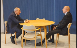Prezident İlham Əliyev Kopenhagendə Paşinyan ilə görüşdü  FOTO