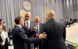 Edi Rama Makronla zarafatlaşdı  “Azərbaycanla Albaniyadan üzr istəyin” –
