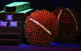 Prezident İlham Əliyev və Birinci xanım Mehriban Əliyeva Xalq artisti Rasim Balayevlə vida mərasiminə əklil g&ouml;ndərib 