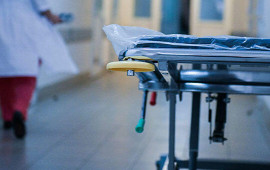 Boşanmaq istəyən qadın bıçaqlandı