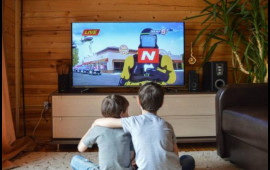 Uşaq olan evə televizor d&uuml;şməndir  Nevroloq