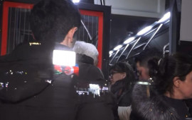 &ldquo;Bir manat versək də, ayaq &uuml;stə gedirik&rdquo;