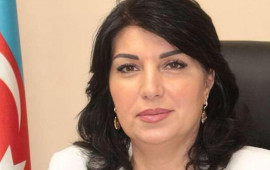 Bu xanım Bakıda iki məktəbə rəhbərlik edir 