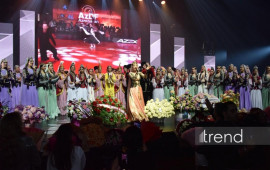 Heydər Əliyev Sarayında Təranə Muradovanın möhtəşəm yubileyi – alqışlar altında rəqs bayramı və çiçək dəryası 