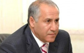 Sabiq nazir k&uuml;lli miqdarda borca d&uuml;şd&uuml; 