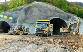 La&ccedil;ında hərəkət olmayan tuneldə qəza t&ouml;rədən s&uuml;r&uuml;c&uuml; həbs edildi