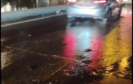 Bakıda kanalizasiya xəttində qəza  Küçəyə çirkab su axır