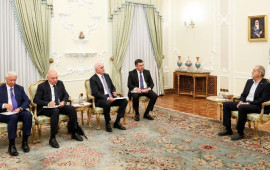 Pezeşkian Şahin Mustafayevin rəhbərlik etdiyi nümayəndə heyəti ilə görüşüb  FOTO