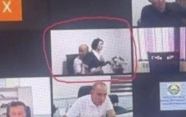 Onlayn iclasda katibəni qucaqlayan deputat işdən qovuldu  FOTO