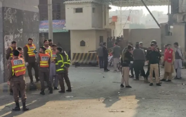 Pakistanda polis qərargahına hücum: Ölənlər var  FOTO