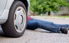 “Abşeron” ticarət mərkəzinin qarşısında ağır qəza  Ölənlər var