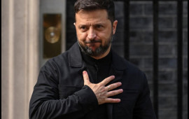 Zelenskinin rəsmi aylıq maaşı açıqlandı