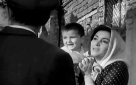 Əməkdar artistin məzarından yayılan VİDEO m&uuml;zakirə yaratdı