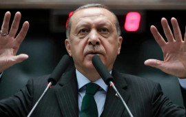 Əlini &ouml;pən kişiyə 8 manat verdi