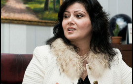 "Oğlumla k&uuml;s&uuml;l&uuml;d&uuml;r, mənə də salam vermir"