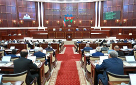 Milli Məclisdə kadr və struktur