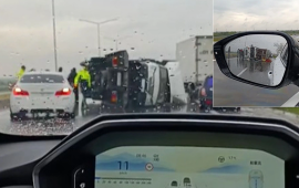 Evakuator üzərində olan avtomobillə birlikdə aşdı