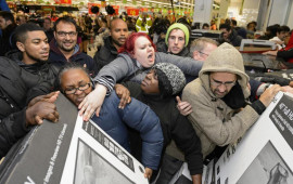 "Black Friday" böhran günü idi  Xaosdan qlobal alışveriş festivalına 