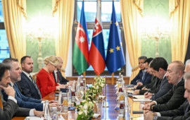 Bratislavada İlham Əliyevin Slovakiya Prezidenti ilə geniş tərkibdə görüşü olub 